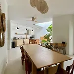 Holiday home Atelier Audusson - Espace Atypique Aux Jardins Interieurs